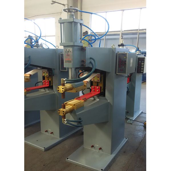 Spot Resistance Welding Machine Single Torch For Metal Products Customized Voltage