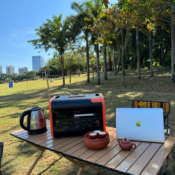 2200W High Power Large Capacity Outdoor Portable Solar Energy Storage Power Supply