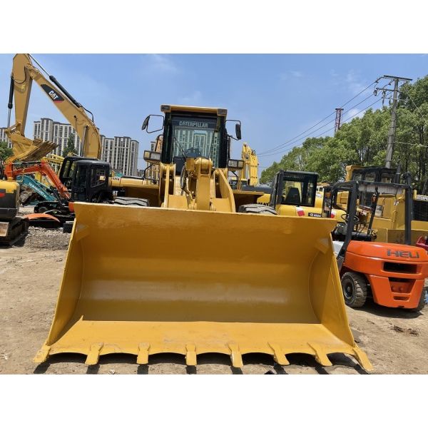 Used Loader CAT 966C Includes Bucket, Excellent Condition No Leaks, Great Undercarriage, Affordable