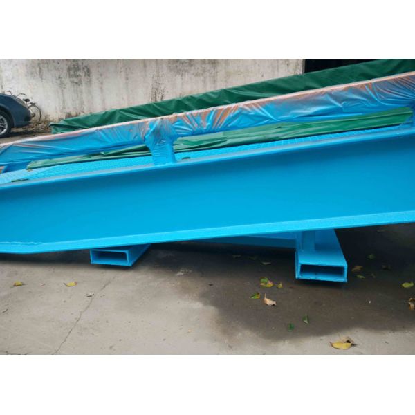 Steel Mesh Seperated Forklift Mobile Yard Ramp , Portable Dock Ramps