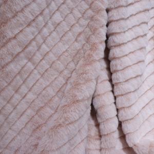 China Anti Static White Flannel Throw Blanket All Seasons Minky Fleece Blanket For Winter on sale