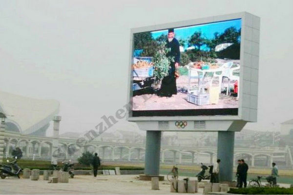 Full Color Led Billboard Advertising Screen 10mm Pixel Pitch Synchronous Control