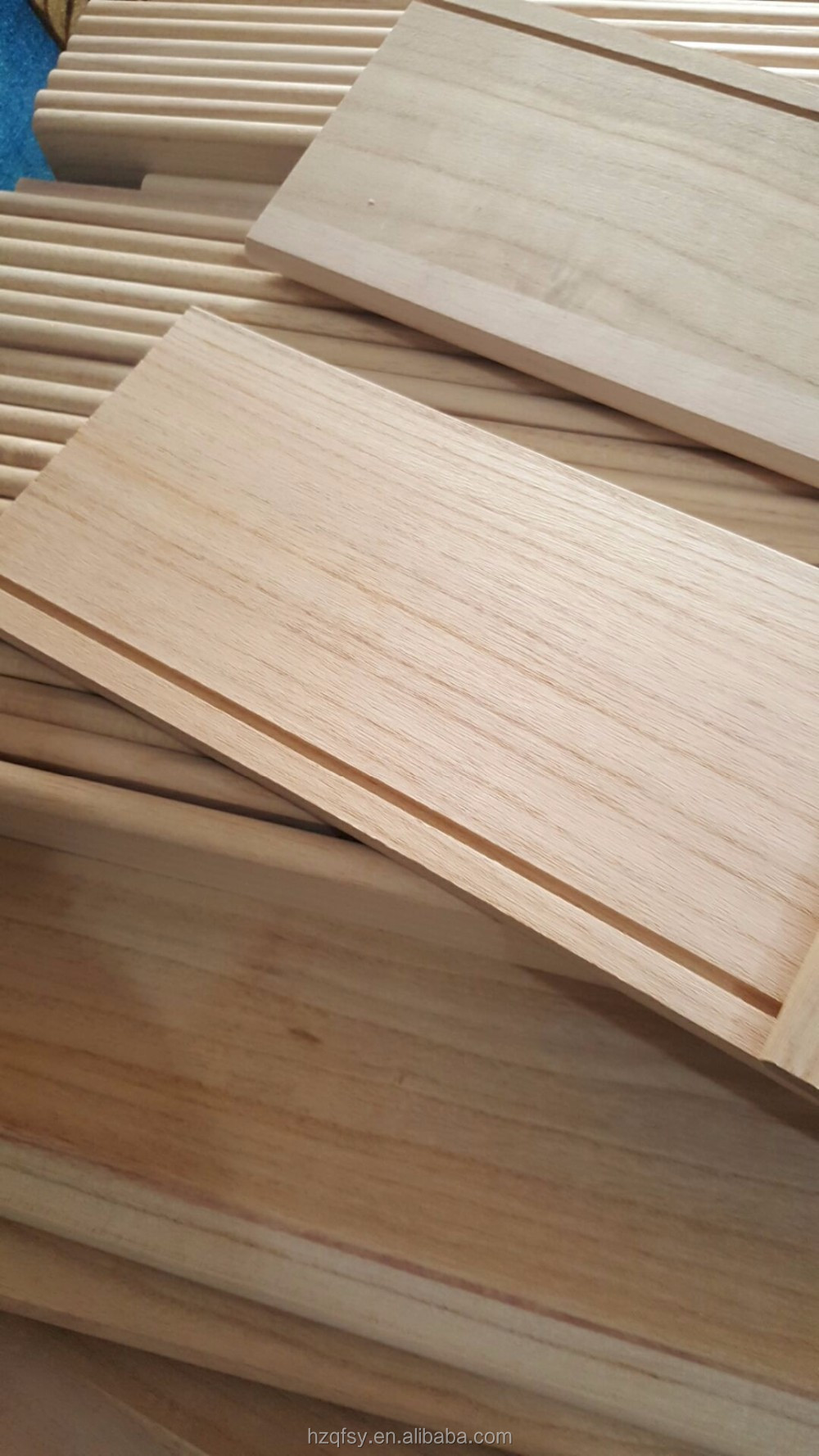 Modern Design Style Pine Drawer Side Boards with -Made Pine Wood Chips
