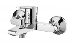 Quality Resist Corrosion Single Lever Bath Shower Mixer Tap With Diverter Hot Cold Water for sale