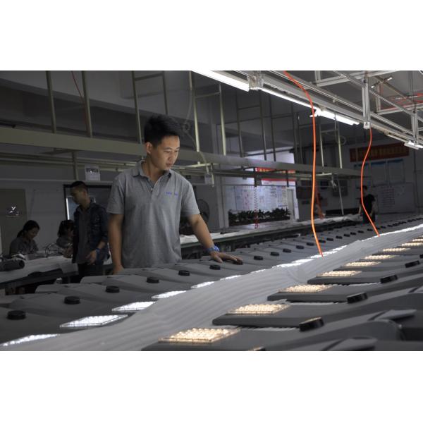 Smart Control Solar Powered Street Lights All In One Wireless Installation