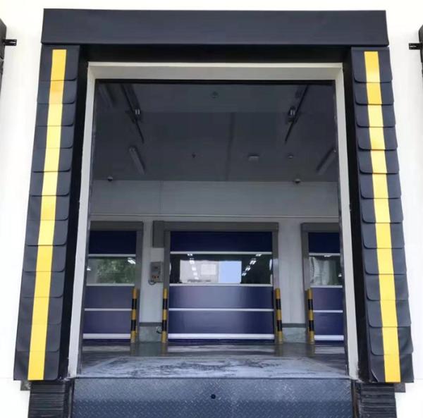 Foam Pad Loading Dock Seals With Foam Thermal Insulation Is Applied Cold-Chain