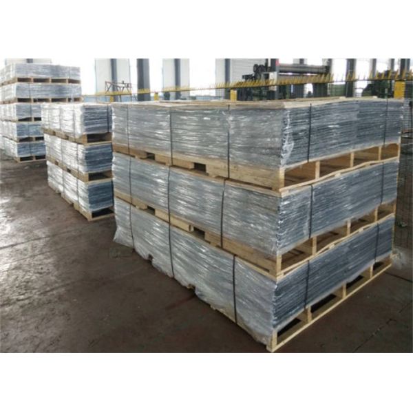 Hot Dip Galvanized Double Wire Mesh Fence , Durable Metal Mesh Fence Sheet