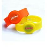 13.56 Mhz Rfid Silicone Bracelet , Round Rfid Silicone Wristbands For Swimming