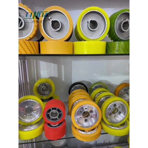 OEM Rubber Wheel Roller For Woodworking Profile Wrapping Machines