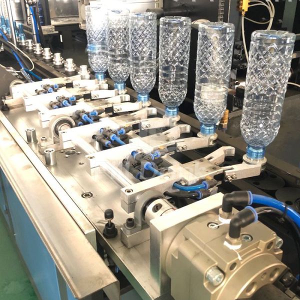 Automatic 6 Cavity PET Bottle Blowing Machine 0-2000ml Beverage