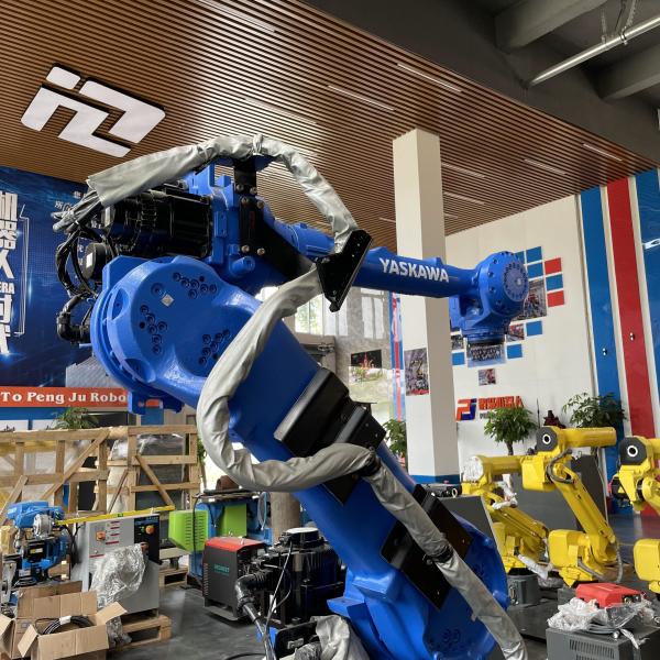 Buy PC Programming Used YASKAWA Robots With 50 Kg Payload Capacity Material Handling , Plasma Cutting at wholesale prices
