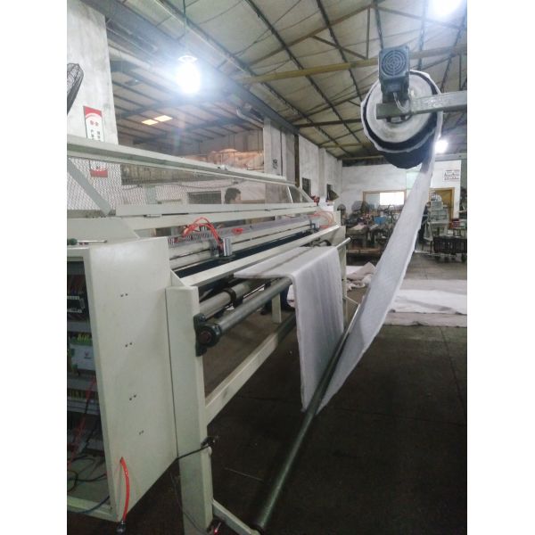 Horizontal Fabric Roll Cutting Machine , Industrial Fabric Die Cutter For Quilted Panel