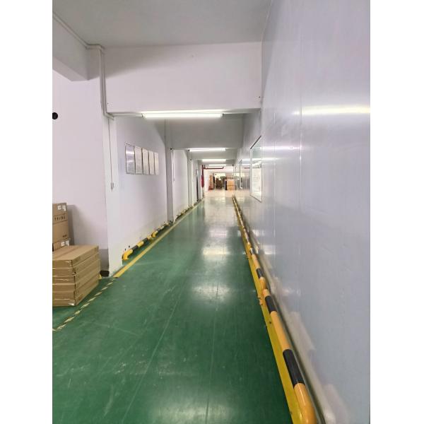 Family Use 27 Inch Smart TV Easy Operation With Bluetooth Function