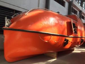 Quality Orange color fire-resistant totally enclosed life boat with gravity arm davit for sale