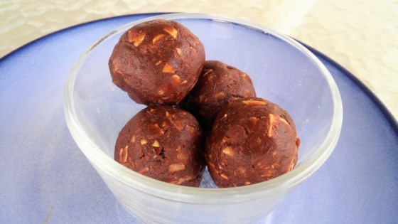 60pcs/min-90pcs/min Protein Ball Rolling Machine Automatic Date Ball Rolling Machine