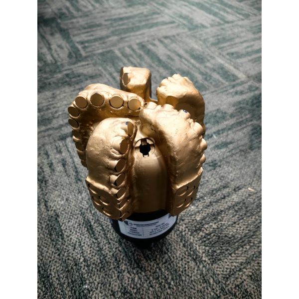 6 1/2'' 5wing Hardfacing Drilling Bits Replaceable Nozzle For Oil Well Drilling