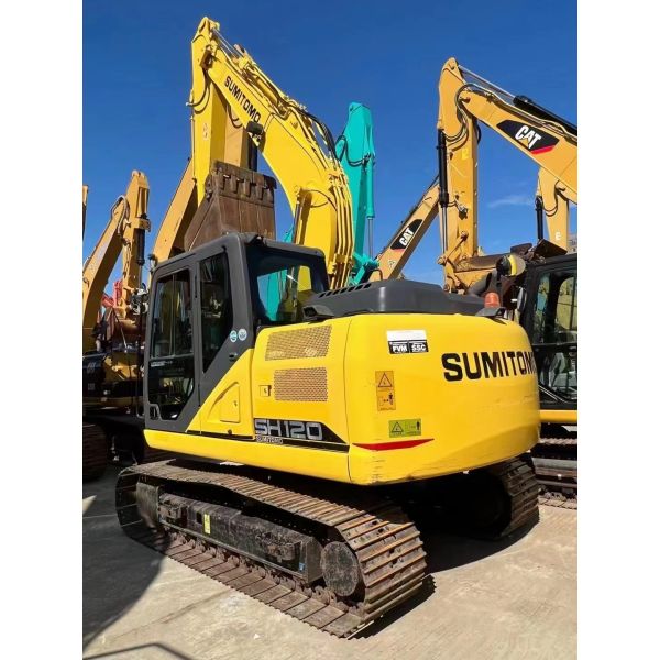 Used Simitomo Excavator , Well Maintained And In Good Condition Available Now