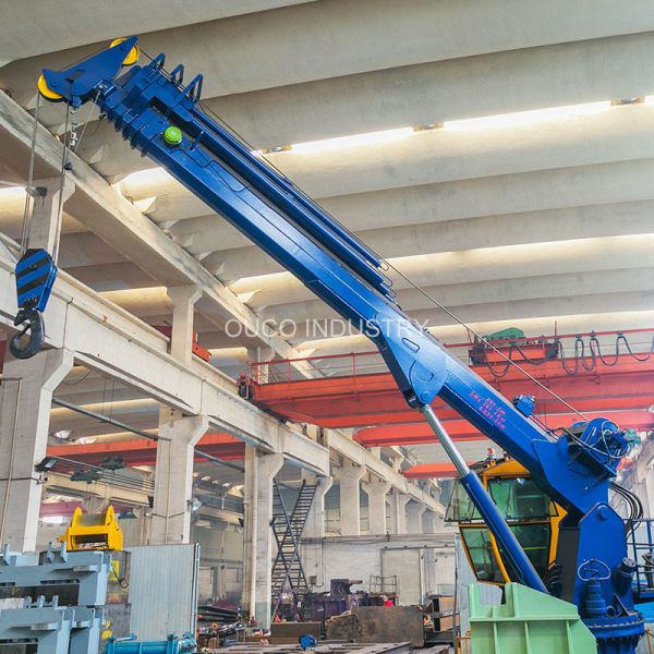 1t30m And 0.85t31m Pedestal Telescopic Boom Crane Easy Operation