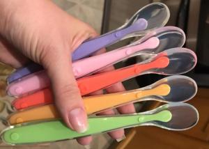 China Customize Food Grade Colorful Self Feeding Training Spoon For First Stage Baby on sale