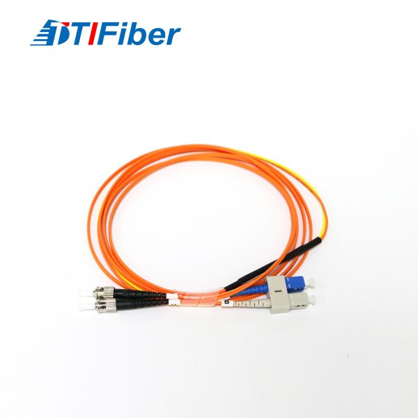 SM MM G.652D G.657A Fiber Optic Patch Cord Low Insertion Loss andreturn loss