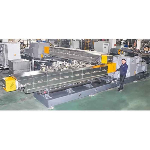 TSR Series Reactive Twin Screw Compounding Extruder High Efficiency Stable